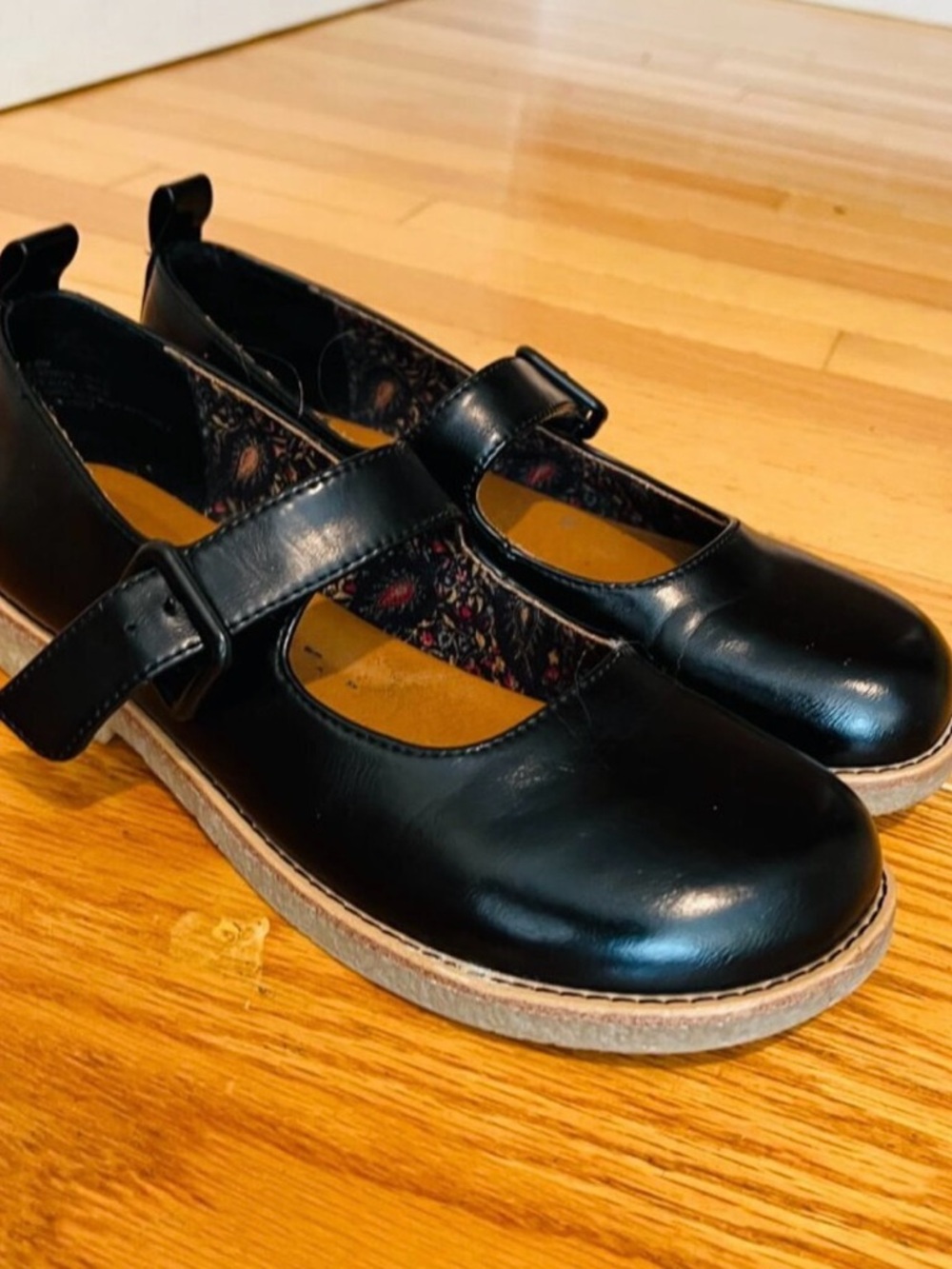 Born B.O.C Lara Mary Jane Flat Loafer Womens 8.5 M Black Comfort Shoes Academia